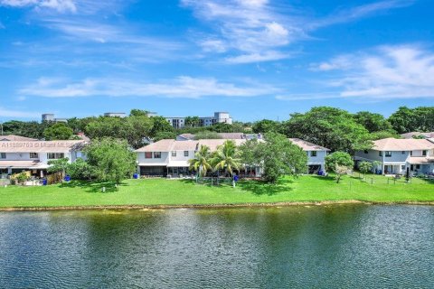 Touwnhouse à louer à Pembroke Pines, Floride: 3 chambres, 113.62 m2 № 1939180 - photo 9