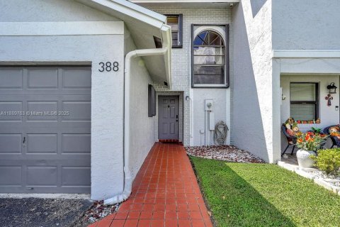 Touwnhouse à louer à Pembroke Pines, Floride: 3 chambres, 113.62 m2 № 1939180 - photo 12