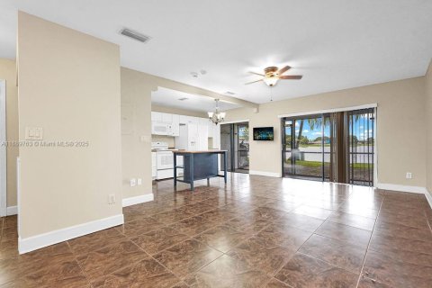Touwnhouse à louer à Pembroke Pines, Floride: 3 chambres, 113.62 m2 № 1939180 - photo 30