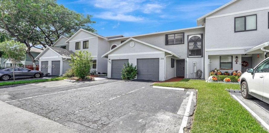 Touwnhouse à Pembroke Pines, Floride 3 chambres, 113.62 m2 № 1939180