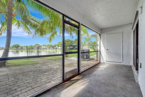 Touwnhouse à louer à Pembroke Pines, Floride: 3 chambres, 113.62 m2 № 1939180 - photo 21