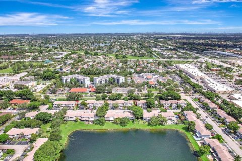 Touwnhouse à louer à Pembroke Pines, Floride: 3 chambres, 113.62 m2 № 1939180 - photo 6