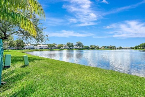 Touwnhouse à louer à Pembroke Pines, Floride: 3 chambres, 113.62 m2 № 1939180 - photo 18