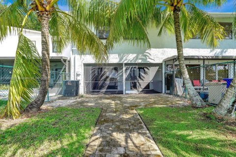 Touwnhouse à louer à Pembroke Pines, Floride: 3 chambres, 113.62 m2 № 1939180 - photo 16
