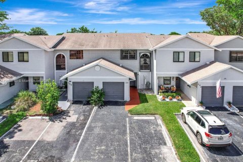 Touwnhouse à louer à Pembroke Pines, Floride: 3 chambres, 113.62 m2 № 1939180 - photo 24