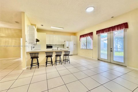 Купить виллу или дом в Хомстед, Флорида 4 спальни, 192.59м2, № 1973845 - фото 9