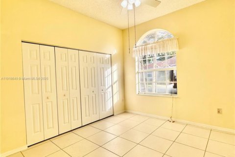 Купить виллу или дом в Хомстед, Флорида 4 спальни, 192.59м2, № 1973845 - фото 17