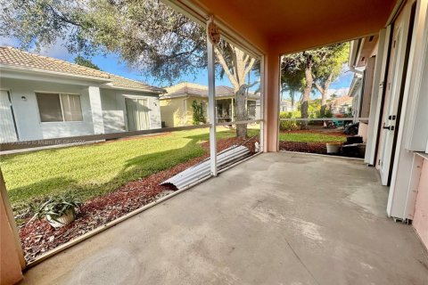 Купить виллу или дом в Хомстед, Флорида 4 спальни, 192.59м2, № 1973845 - фото 11