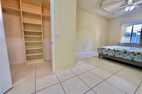 Купить виллу или дом в Хомстед, Флорида 4 спальни, 192.59м2, № 1973845 - фото 22