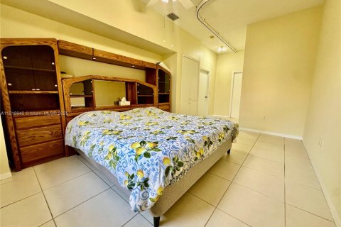 Купить виллу или дом в Хомстед, Флорида 4 спальни, 192.59м2, № 1973845 - фото 19