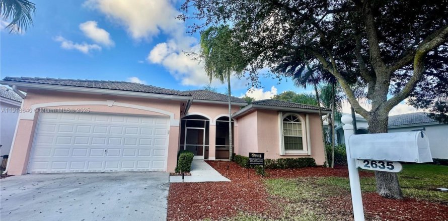 Дом в Хомстед, Флорида 4 спальни, 192.59м2 № 1973845