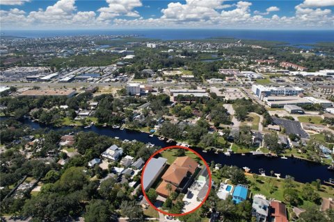Villa ou maison à vendre à New Port Richey, Floride: 5 chambres, 267.65 m2 № 2435215 - photo 2