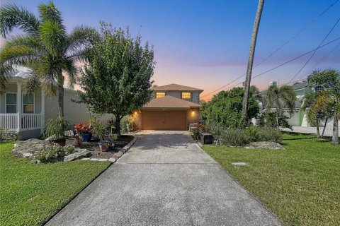Villa ou maison à vendre à New Port Richey, Floride: 5 chambres, 267.65 m2 № 2435215 - photo 10