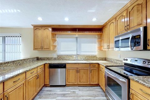 Villa ou maison à vendre à New Port Richey, Floride: 5 chambres, 267.65 m2 № 2435215 - photo 18