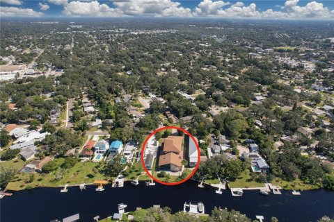 Villa ou maison à vendre à New Port Richey, Floride: 5 chambres, 267.65 m2 № 2435215 - photo 4