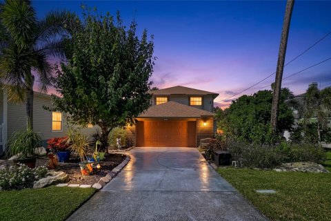 Villa ou maison à New Port Richey, Floride 5 chambres, 267.65 m2 № 2435215