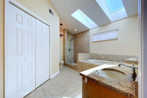 Villa ou maison à vendre à New Port Richey, Floride: 5 chambres, 267.65 m2 № 2435215 - photo 28