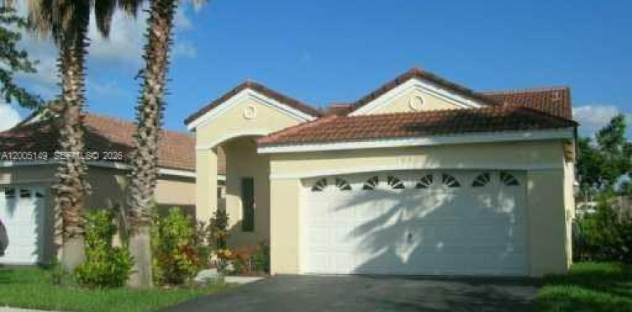 Casa en Weston, Florida 3 dormitorios, 143.26 m2 № 2170587