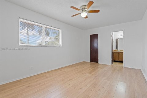 Купить кондоминиум в Лодердейл-Лейкс, Флорида 3 спальни, 147.25м2, № 1921133 - фото 25