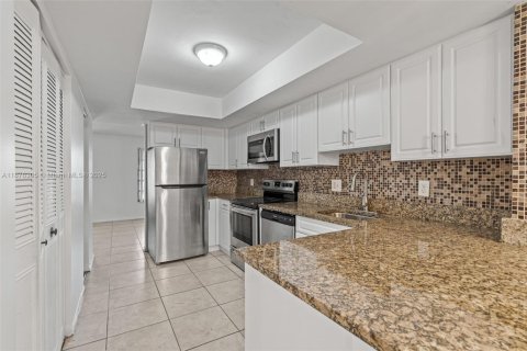 Купить кондоминиум в Лодердейл-Лейкс, Флорида 3 спальни, 147.25м2, № 1921133 - фото 9