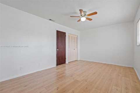 Купить кондоминиум в Лодердейл-Лейкс, Флорида 3 спальни, 147.25м2, № 1921133 - фото 27