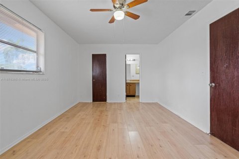 Купить кондоминиум в Лодердейл-Лейкс, Флорида 3 спальни, 147.25м2, № 1921133 - фото 28