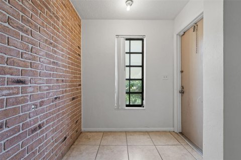 Купить кондоминиум в Лодердейл-Лейкс, Флорида 3 спальни, 147.25м2, № 1921133 - фото 4