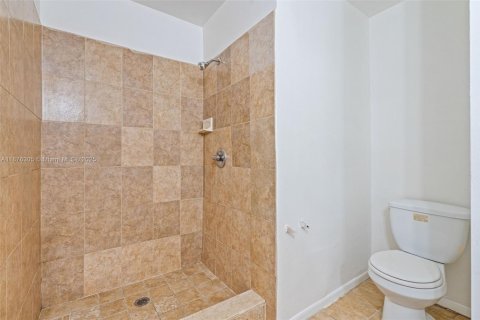 Купить кондоминиум в Лодердейл-Лейкс, Флорида 3 спальни, 147.25м2, № 1921133 - фото 30