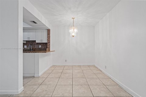 Купить кондоминиум в Лодердейл-Лейкс, Флорида 3 спальни, 147.25м2, № 1921133 - фото 13