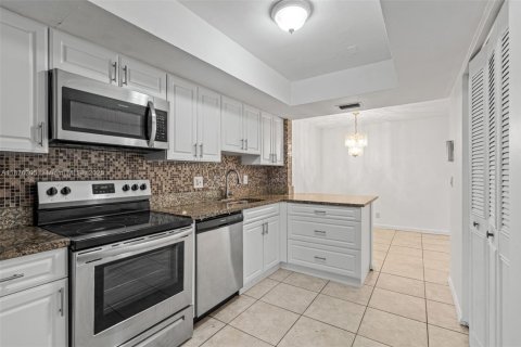 Купить кондоминиум в Лодердейл-Лейкс, Флорида 3 спальни, 147.25м2, № 1921133 - фото 8