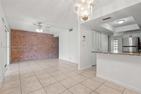 Купить кондоминиум в Лодердейл-Лейкс, Флорида 3 спальни, 147.25м2, № 1921133 - фото 15