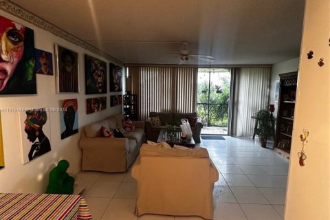 Copropriété à vendre à Lauderhill, Floride: 2 chambres, 72.46 m2 № 1933778 - photo 2