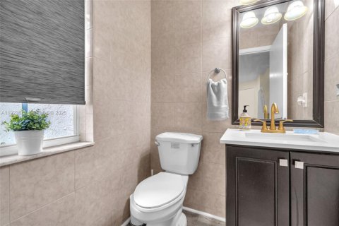 Townhouse in Coral Springs, Florida 4 bedrooms, 157 sq.m. № 2003569 - photo 7