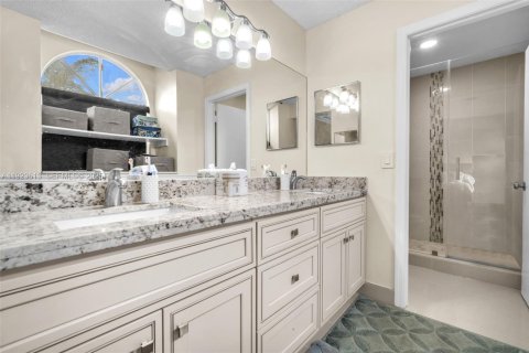 Townhouse in Coral Springs, Florida 4 bedrooms, 157 sq.m. № 2003569 - photo 18