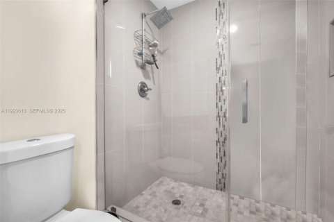 Townhouse in Coral Springs, Florida 4 bedrooms, 157 sq.m. № 2003569 - photo 19