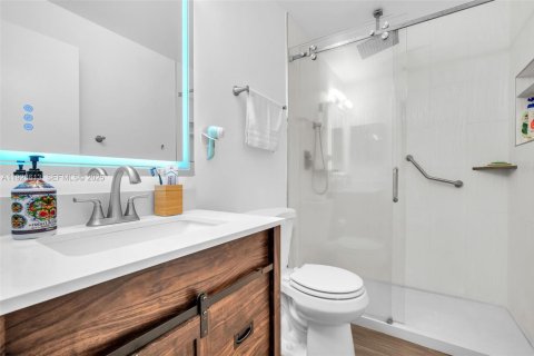 Townhouse in Coral Springs, Florida 4 bedrooms, 157 sq.m. № 2003569 - photo 24