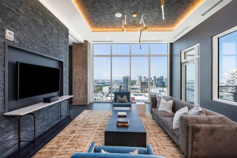 Apartamento en alquiler en Tampa, Florida, 2 dormitorios, 118.73 m2 № 1760156 - foto 5