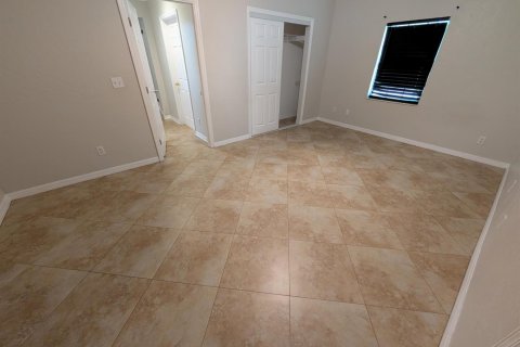 Villa ou maison à louer à Haverhill, Floride: 3 chambres, 155.89 m2 № 2402356 - photo 9
