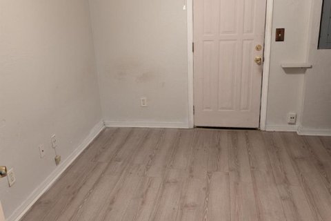 Villa ou maison à louer à Haverhill, Floride: 3 chambres, 155.89 m2 № 2402356 - photo 5