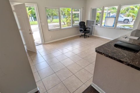 Villa ou maison à louer à Haverhill, Floride: 3 chambres, 155.89 m2 № 2402356 - photo 14