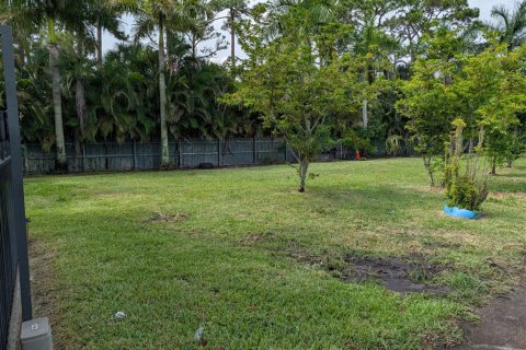 Villa ou maison à louer à Haverhill, Floride: 3 chambres, 155.89 m2 № 2402356 - photo 21