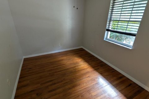 Villa ou maison à louer à Haverhill, Floride: 3 chambres, 155.89 m2 № 2402356 - photo 6