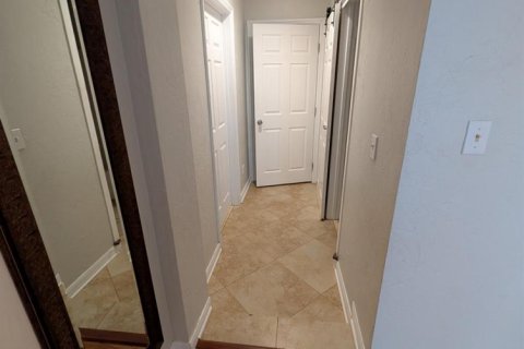 Villa ou maison à louer à Haverhill, Floride: 3 chambres, 155.89 m2 № 2402356 - photo 10
