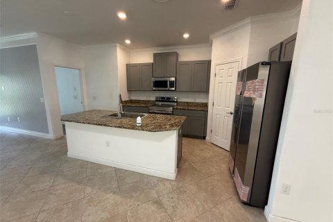Villa ou maison à vendre à Brandon, Floride: 5 chambres, 233.09 m2 № 2399131 - photo 4