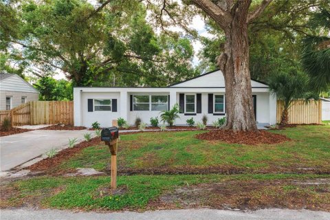 Villa ou maison à vendre à Tampa, Floride: 4 chambres, 163.04 m2 № 1899724 - photo 2