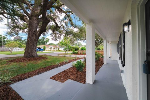 Villa ou maison à vendre à Tampa, Floride: 4 chambres, 163.04 m2 № 1899724 - photo 5