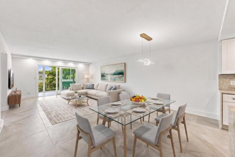 Condominio en venta en Coconut Creek, Florida, 2 dormitorios, 113.81 m2 № 2266068 - foto 3
