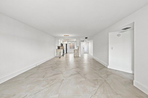 Condominio en venta en Coconut Creek, Florida, 2 dormitorios, 113.81 m2 № 2266068 - foto 19