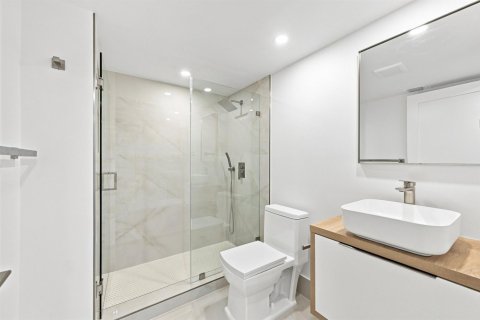 Condominio en venta en Coconut Creek, Florida, 2 dormitorios, 113.81 m2 № 2266068 - foto 6
