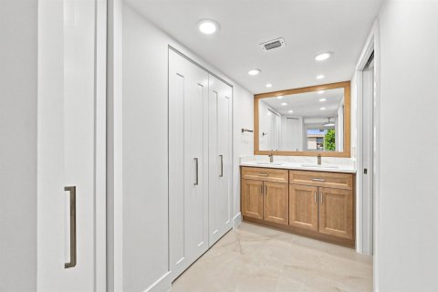 Condominio en venta en Coconut Creek, Florida, 2 dormitorios, 113.81 m2 № 2266068 - foto 24